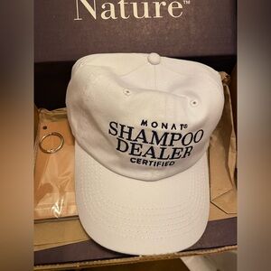 Monat shampoo hat